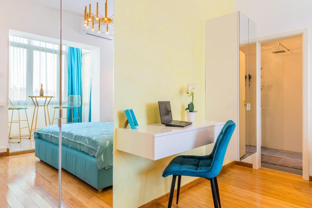 New Studio Carturesti - City Center Boekarest Buitenkant foto
