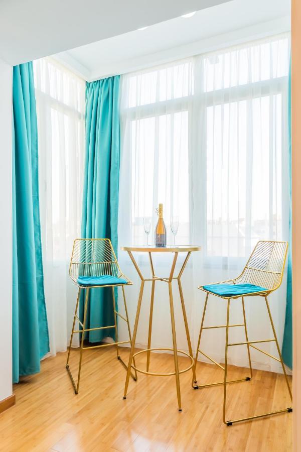 New Studio Carturesti - City Center Boekarest Buitenkant foto