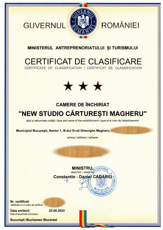 New Studio Carturesti - City Center Boekarest Buitenkant foto